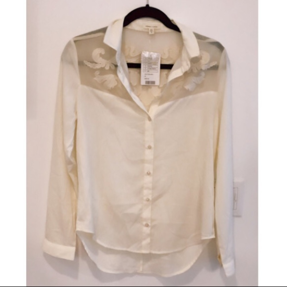 (NWT) Women’s silence and noise cream blouse